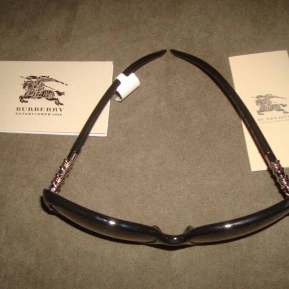 AUTHENTIC BURBERRY SUNGLASSES - Picture 9 of 12
